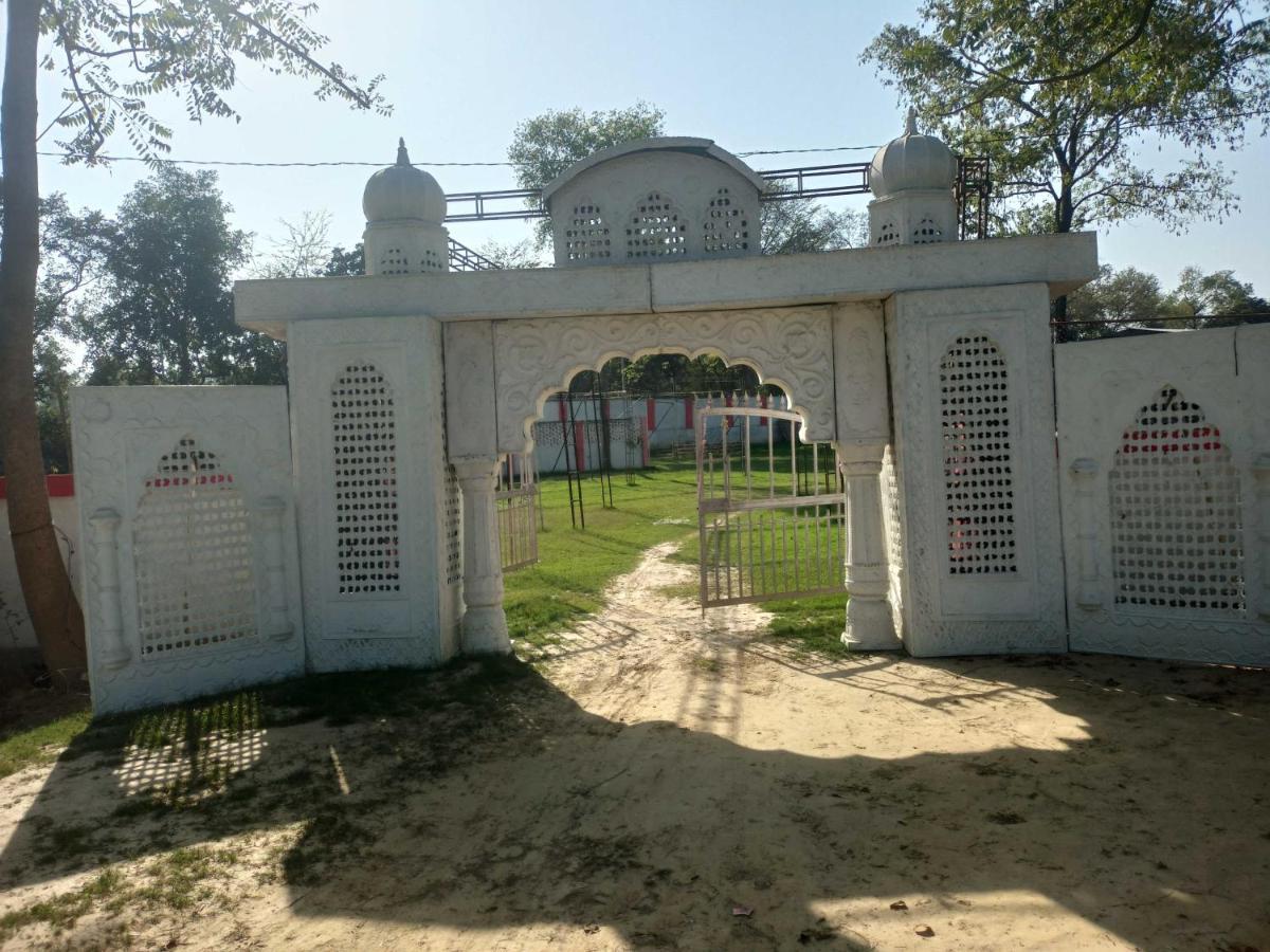 Oyo Hotel Ss Grand Lucknow Exterior foto
