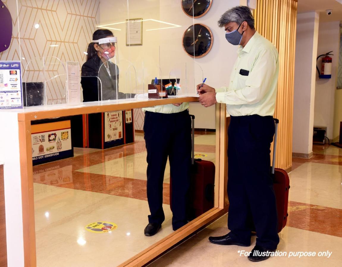 Oyo Hotel Ss Grand Lucknow Exterior foto